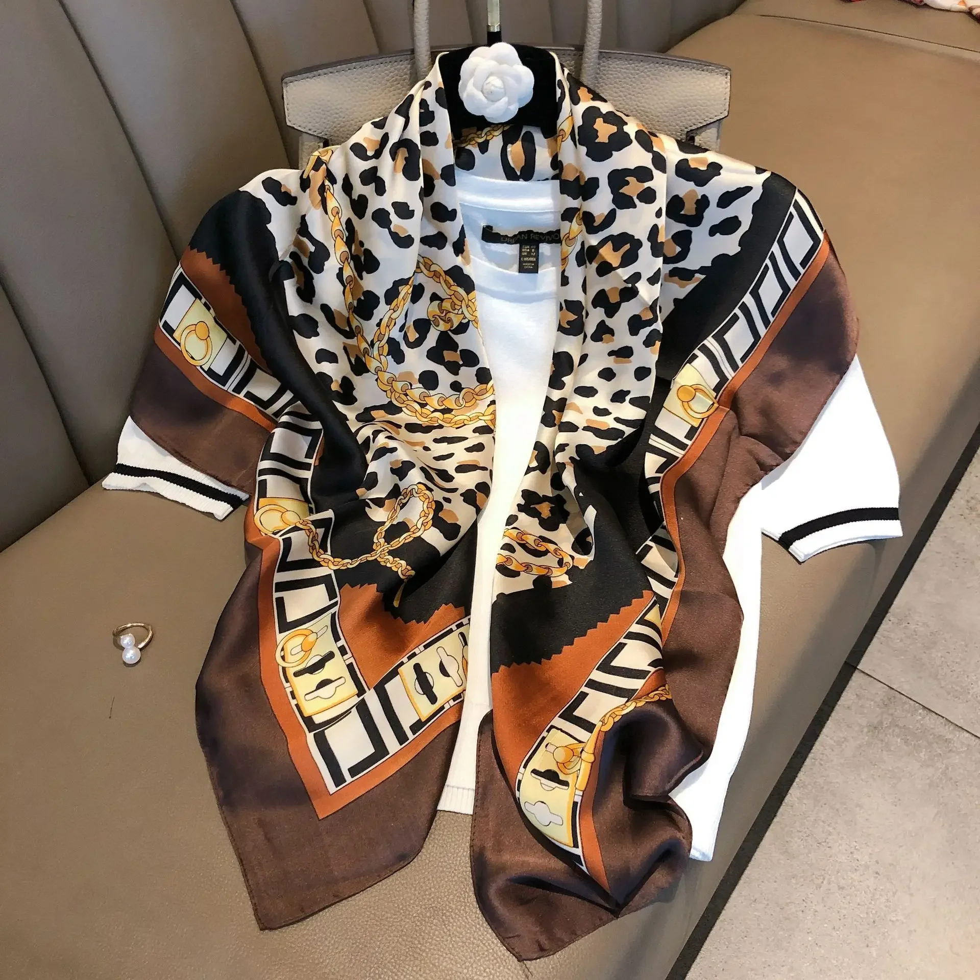 Light luxury 90 Silk scarf imi - огляд і ціна Photography Of The Year